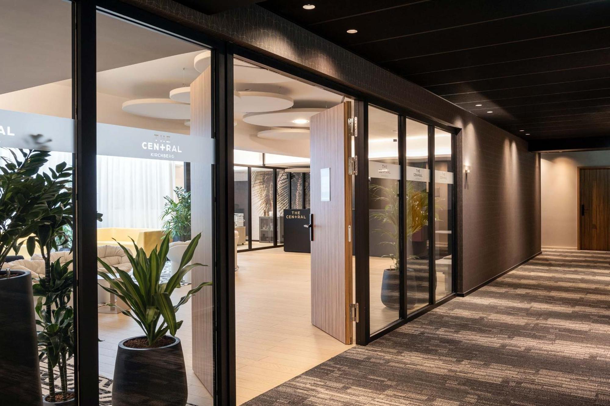 The Central Kirchberg - Smart Aparthotel Люксембург Екстериор снимка